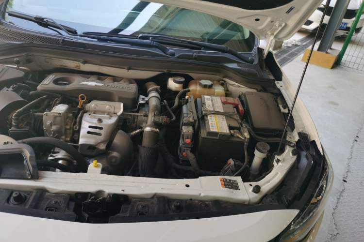 Used Chevrolet Monza 2022 Light Hybrid Redline 320T Dual-Clutch Thrilling Edition Engine Bay Left