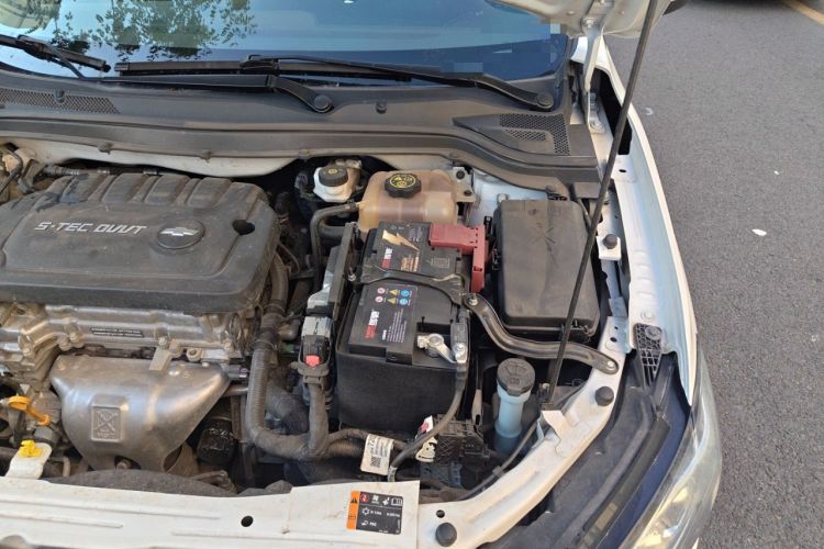 Used Chevrolet Monza 2022 320 Automatic Enjoyment Sunroof Version Engine Bay Left