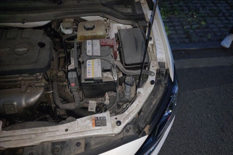 Used Chevrolet Monza 2022 320 Automatic Enjoyment Sunroof Version Engine Bay Left