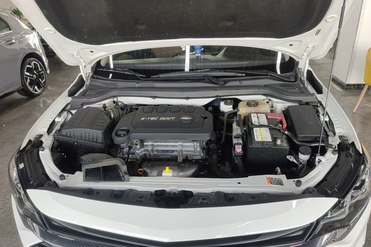 Used Chevrolet Monza 2022 320 Automatic Enjoyment Sunroof Version Engine Bay