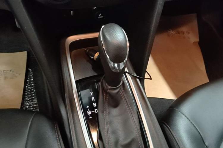 Used Chevrolet Monza 2022 Light Hybrid RS 330T Automatic Comfort Edition Gear Lever