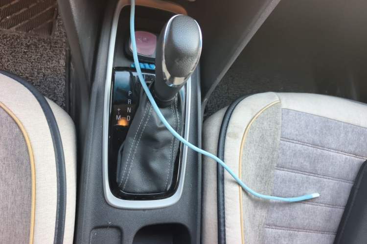 Used Chevrolet Monza 2022 320 Automatic Enjoyment Sunroof Version Gear Lever