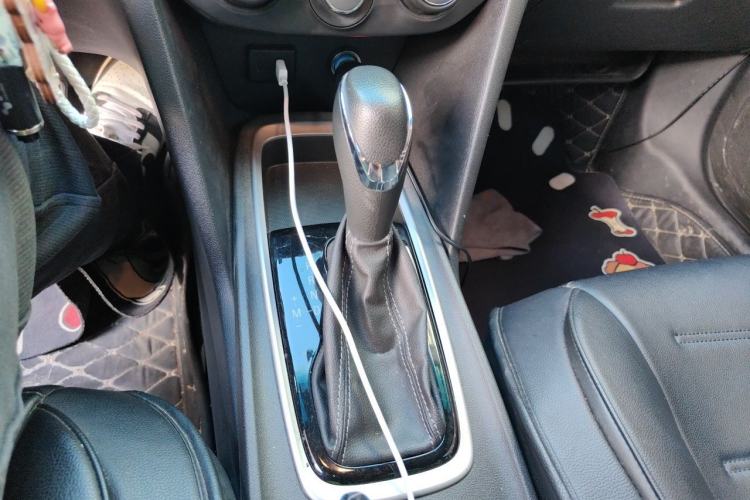 Used Chevrolet Monza 2022 320 Automatic Enjoyment Sunroof Version Gear Lever