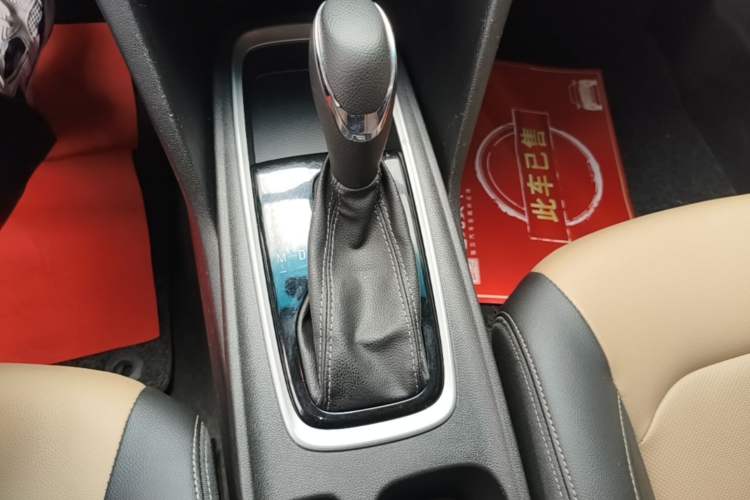Used Chevrolet Monza 2022 320 Automatic Enjoyment Sunroof Version Gear Lever