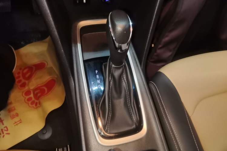 Used Chevrolet Monza 2022 320 Automatic Enjoyment Sunroof Version Gear Lever