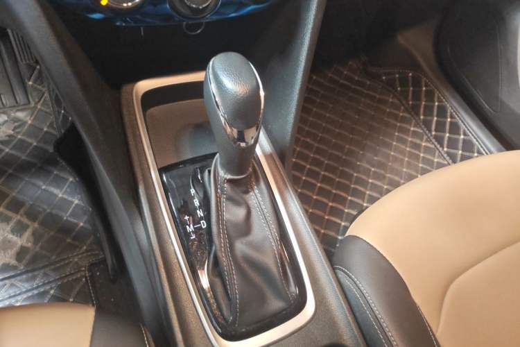 Used Chevrolet Monza 2022 320 Automatic Enjoyment Edition Gear Lever