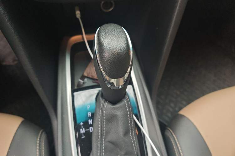 Used Chevrolet Monza 2022 320 Automatic Enjoyment Edition Gear Lever