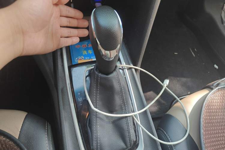 Used Chevrolet Monza 2022 320 Automatic Enjoyment Sunroof Version Gear Lever