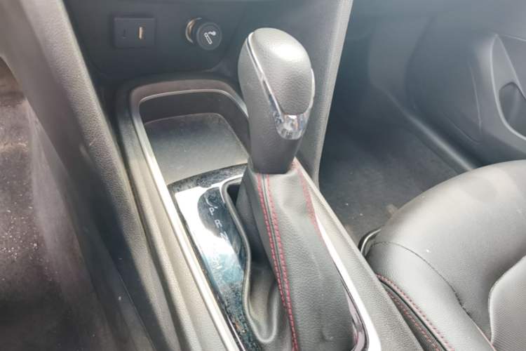 Used Chevrolet Monza 2022 Light Hybrid RS 330T Automatic Comfort Edition Gear Lever