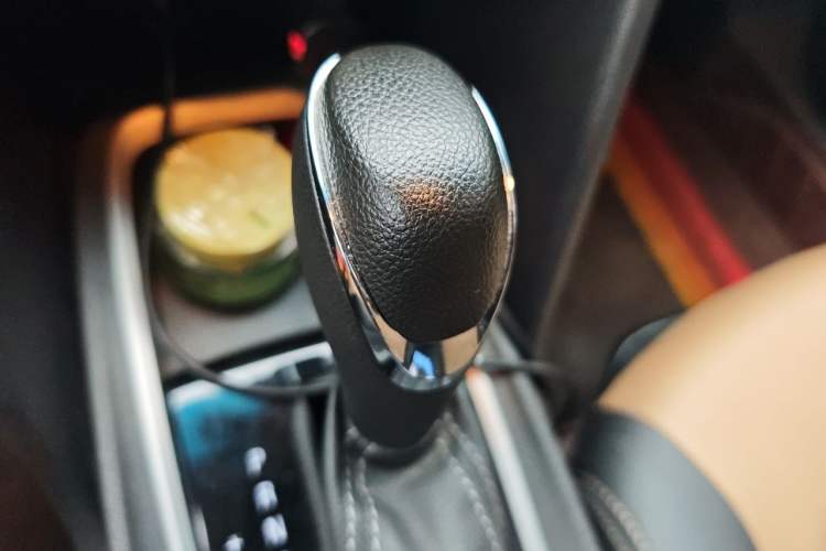 Used Chevrolet Monza 2022 320 Automatic Enjoyment Sunroof Version Gear Lever