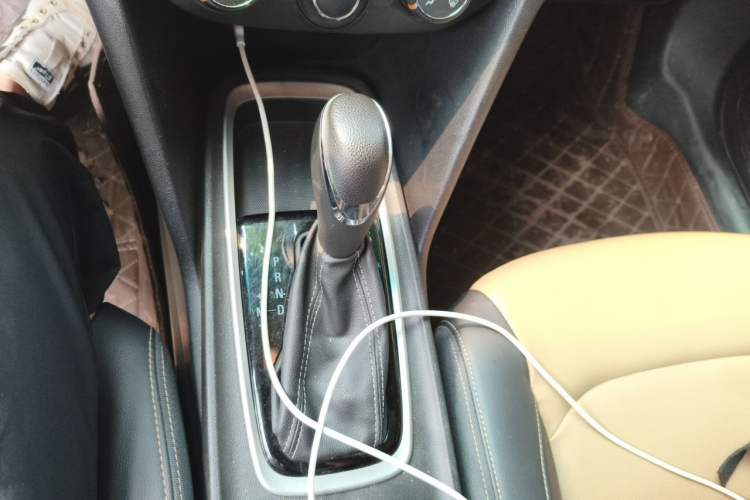 Used Chevrolet Monza 2022 320 Automatic Enjoyment Sunroof Version Gear Lever