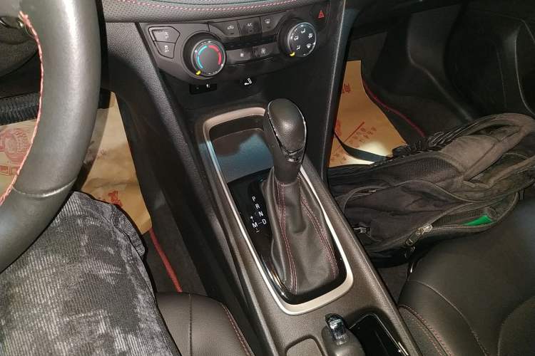 Used Chevrolet Monza 2022 Light Hybrid RS 330T Automatic Comfort Edition Gear Lever