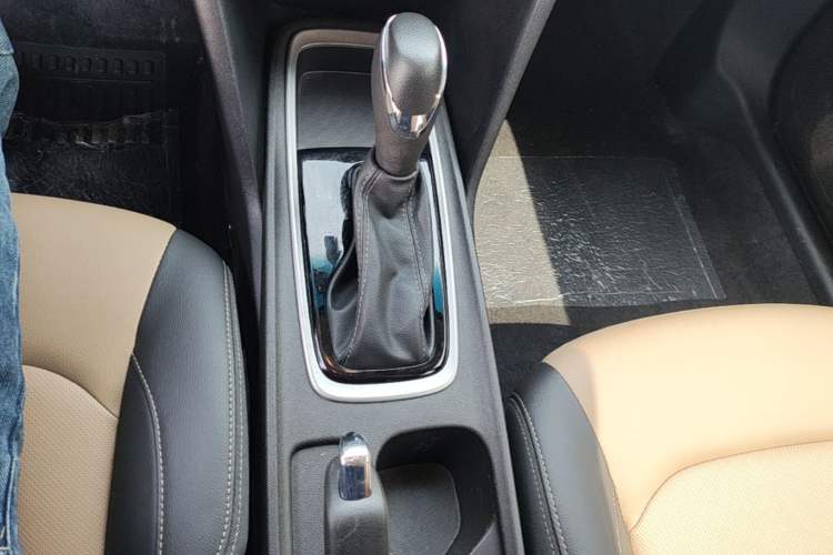 Used Chevrolet Monza 2022 320 Automatic Enjoyment Sunroof Version Gear Lever