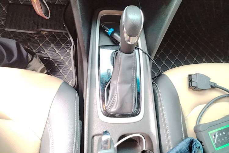 Used Chevrolet Monza 2022 320 Automatic Enjoyment Sunroof Version Gear Lever