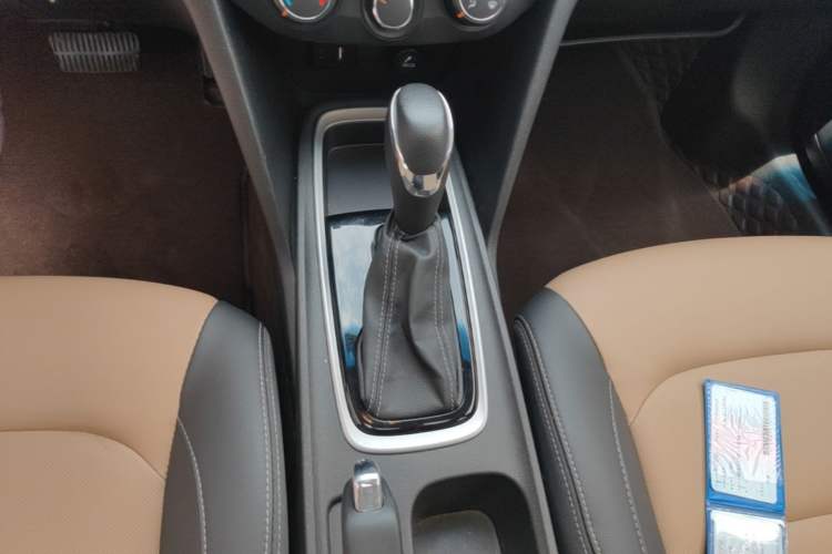 Used Chevrolet Monza 2022 320 Automatic Enjoyment Sunroof Version Gear Lever