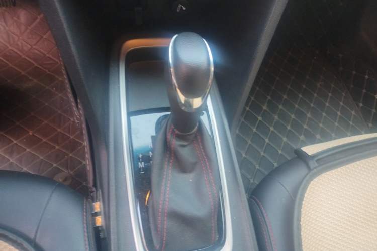Used Chevrolet Monza 2022 Light Hybrid RS 330T Automatic Comfort Edition Gear Lever