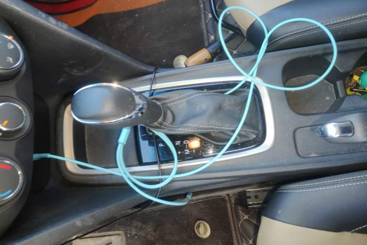 Used Chevrolet Monza 2022 320 Automatic Enjoyment Sunroof Version Gear Lever