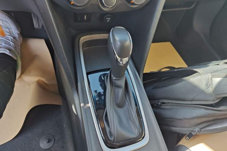 Used Chevrolet Monza 2022 320 Automatic Enjoyment Sunroof Version Gear Lever
