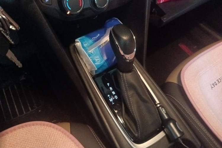 Used Chevrolet Monza 2022 320 Automatic Enjoyment Sunroof Version Gear Lever
