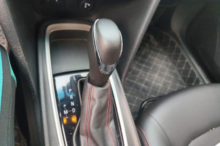 Used Chevrolet Monza 2022 Light Hybrid RS 330T Automatic Comfort Edition Gear Lever