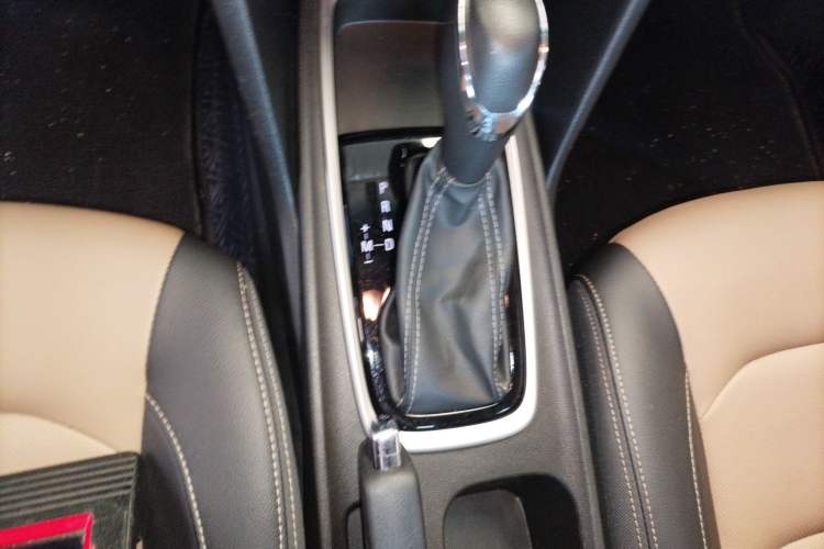 Used Chevrolet Monza 2022 320 Automatic Enjoyment Sunroof Version Gear Lever