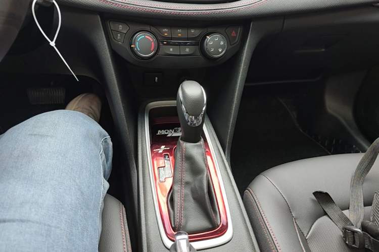Used Chevrolet Monza 2022 Light Hybrid RS 330T Automatic Comfort Edition Gear Lever