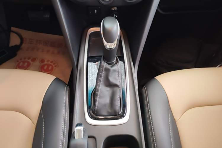 Used Chevrolet Monza 2022 320 Automatic Enjoyment Sunroof Version Gear Lever