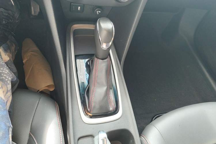 Used Chevrolet Monza 2022 Light Hybrid RS 330T Automatic Comfort Edition Gear Lever