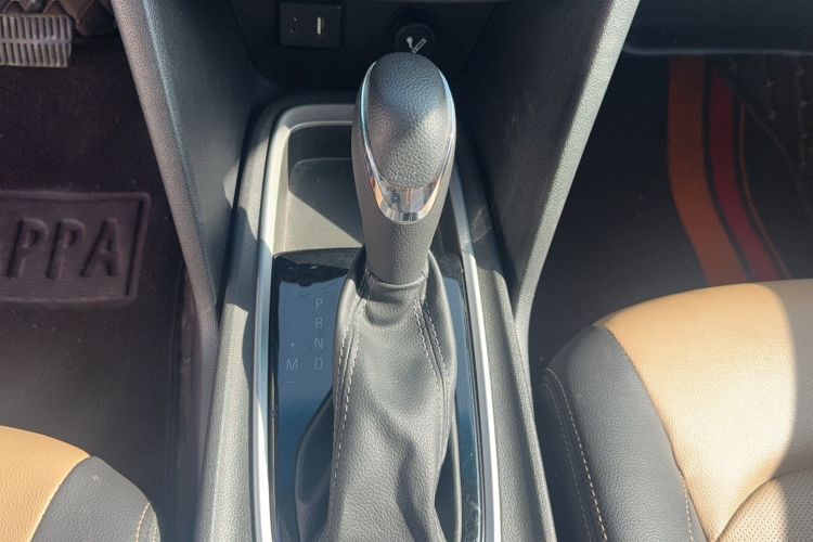 Used Chevrolet Monza 2022 320 Automatic Enjoyment Sunroof Version Gear Lever