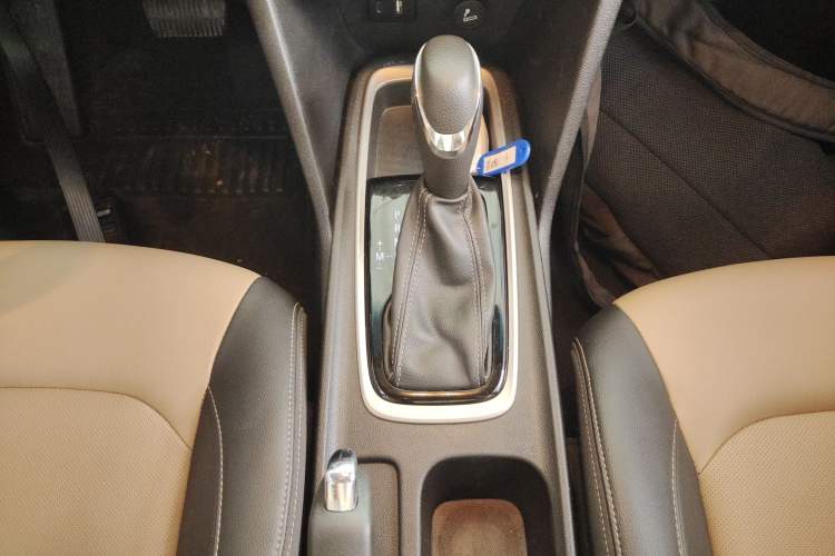 Used Chevrolet Monza 2022 320 Automatic Enjoyment Sunroof Version Gear Lever