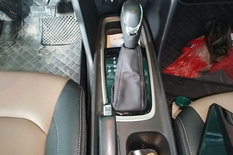Used Chevrolet Monza 2022 320 Automatic Enjoyment Sunroof Version Gear Lever