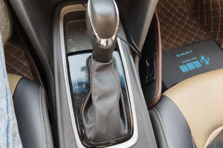 Used Chevrolet Monza 2022 320 Automatic Enjoyment Sunroof Version Gear Lever