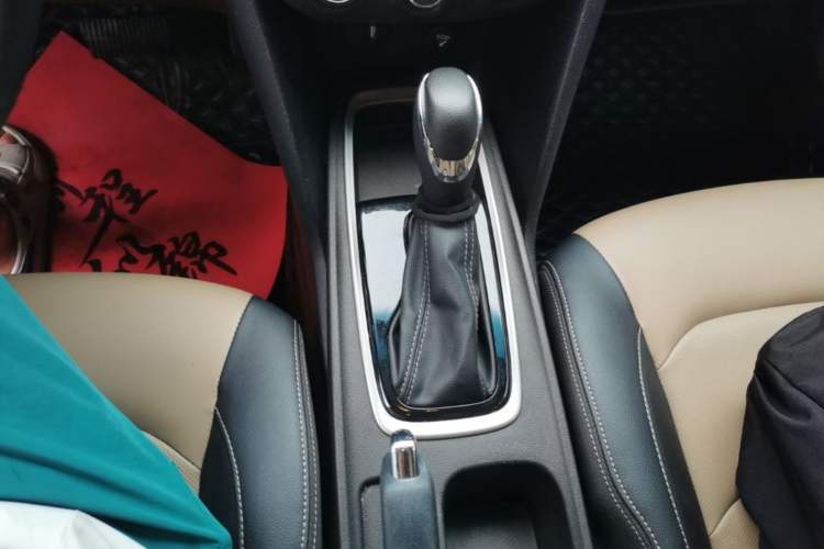 Used Chevrolet Monza 2022 320 Automatic Enjoyment Sunroof Version Gear Lever