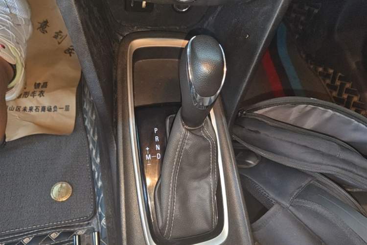 Used Chevrolet Monza 2022 320 Automatic Enjoyment Sunroof Version Gear Lever
