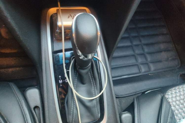 Used Chevrolet Monza 2022 320 Automatic Enjoyment Sunroof Version Gear Lever