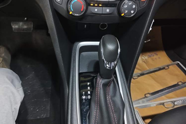 Used Chevrolet Monza 2022 Light Hybrid RS 330T Automatic Comfort Edition Gear Lever