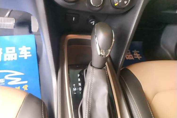 Used Chevrolet Monza 2022 320 Automatic Enjoyment Sunroof Version Gear Lever