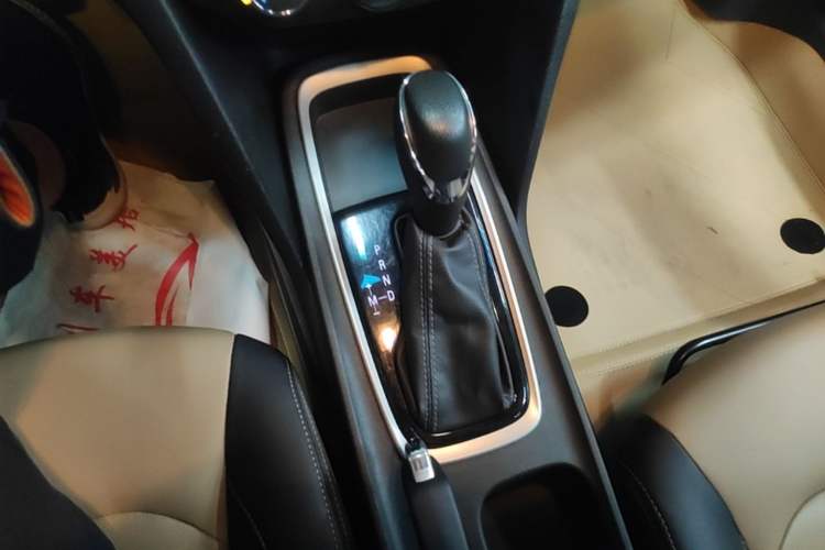 Used Chevrolet Monza 2022 320 Automatic Enjoyment Edition Gear Lever