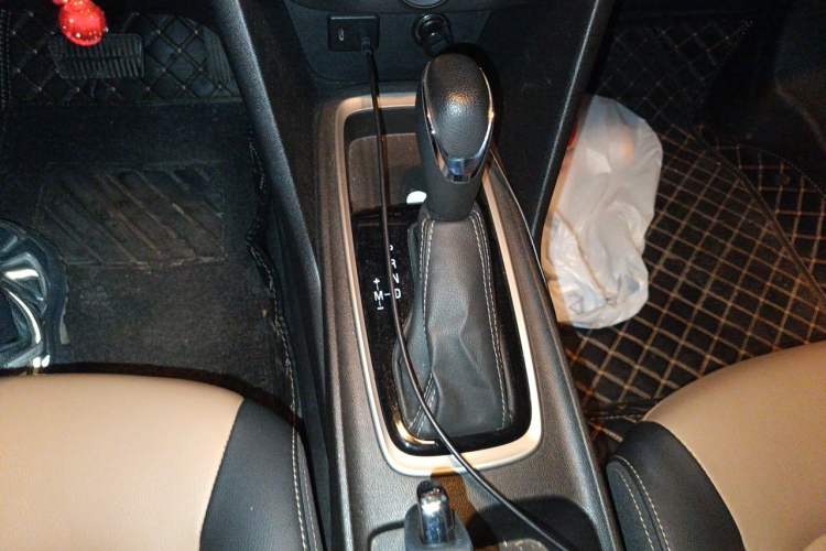Used Chevrolet Monza 2022 320 Automatic Enjoyment Sunroof Version Gear Lever