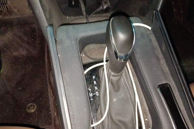 Used Chevrolet Monza 2022 320 Automatic Enjoyment Sunroof Version Gear Lever
