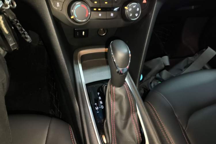 Used Chevrolet Monza 2022 Light Hybrid RS 330T Automatic Comfort Edition Gear Lever