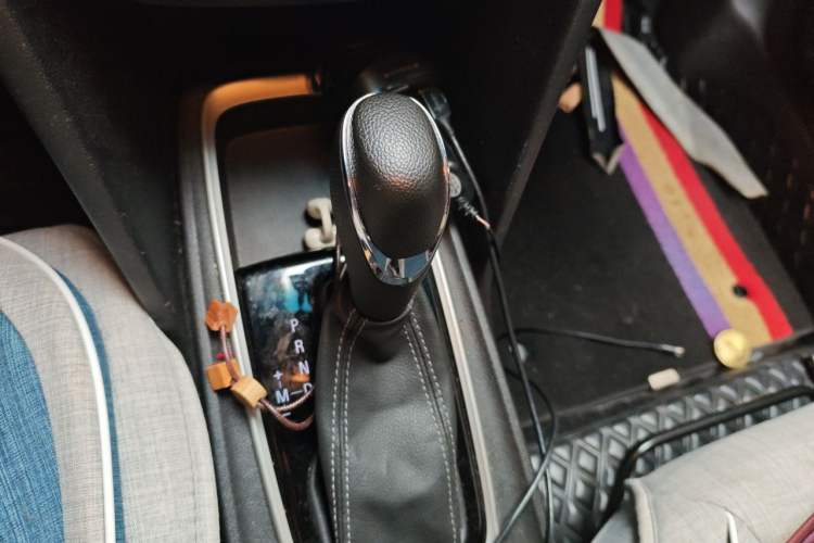 Used Chevrolet Monza 2022 320 Automatic Enjoyment Edition Gear Lever