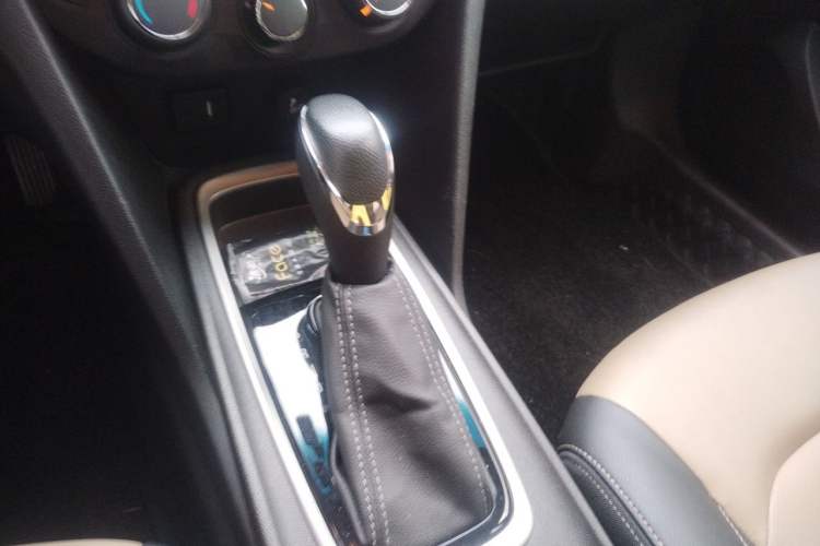 Used Chevrolet Monza 2022 320 Automatic Enjoyment Sunroof Version Gear Lever