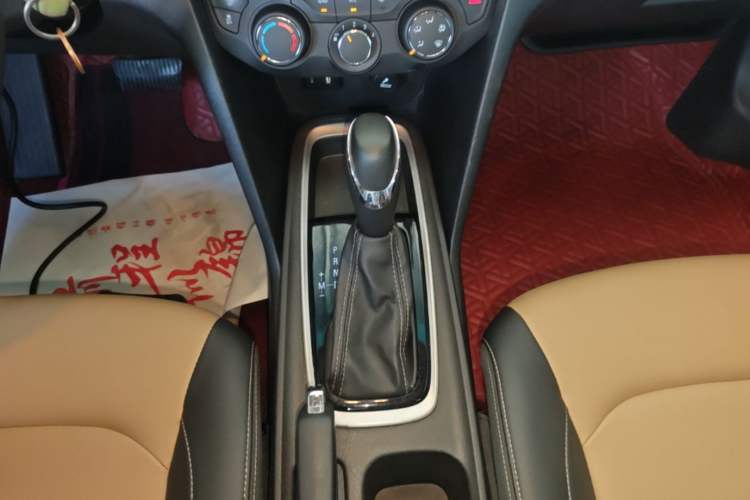 Used Chevrolet Monza 2022 320 Automatic Enjoyment Sunroof Version Gear Lever