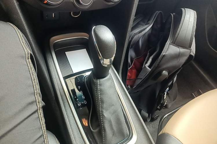 Used Chevrolet Monza 2022 320 Automatic Enjoyment Sunroof Version Gear Lever