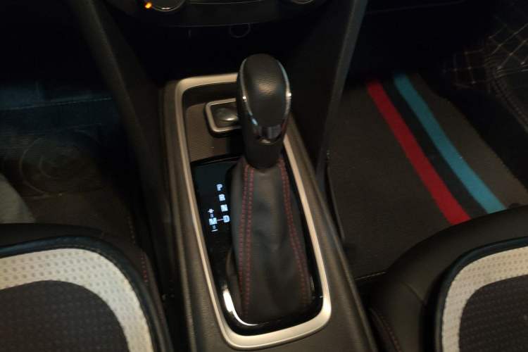 Used Chevrolet Monza 2022 Light Hybrid RS 330T Automatic Comfort Edition Gear Lever
