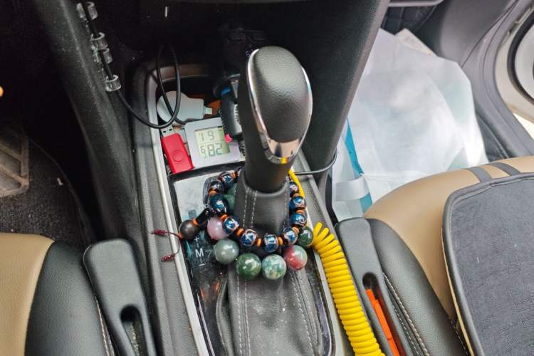 Used Chevrolet Monza 2022 320 Automatic Enjoyment Sunroof Version Gear Lever