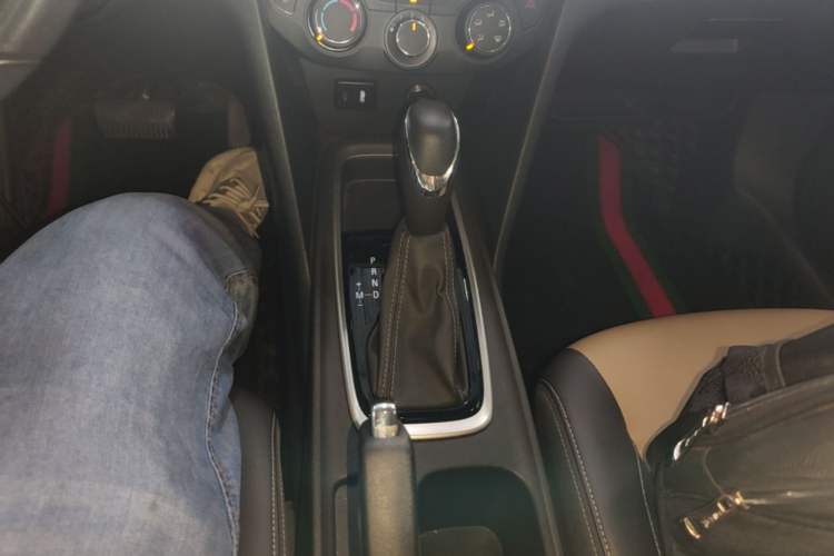Used Chevrolet Monza 2022 320 Automatic Enjoyment Sunroof Version Gear Lever