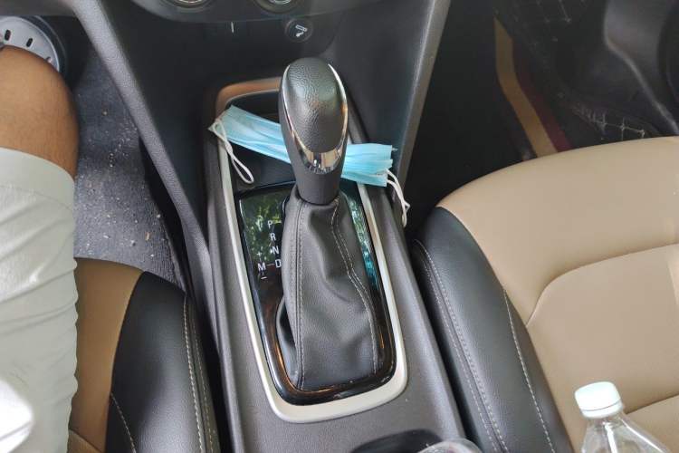 Used Chevrolet Monza 2022 320 Automatic Enjoyment Sunroof Version Gear Lever