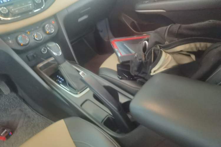 Used Chevrolet Monza 2022 320 Automatic Enjoyment Edition Gear Lever